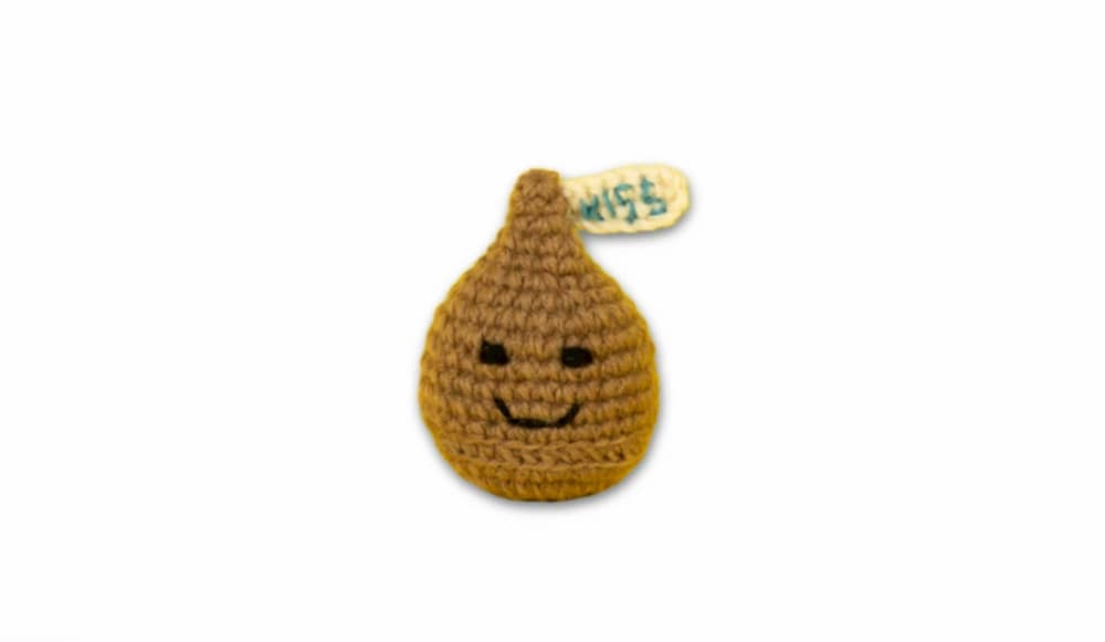 Chocolate kiss cat toy